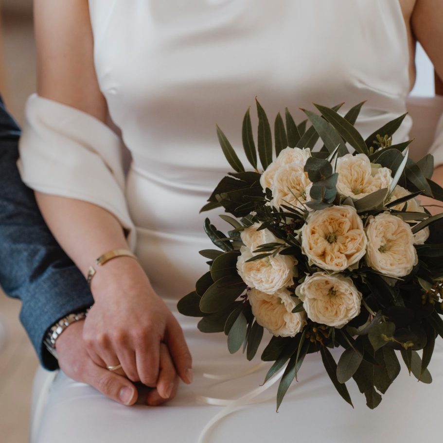 Detailaufnahme des Brautstraußes Detailaufnahme eines frühlingshaften Brautstraußes bei einer standesamtlichen Hochzeit im Kreis Paderborn